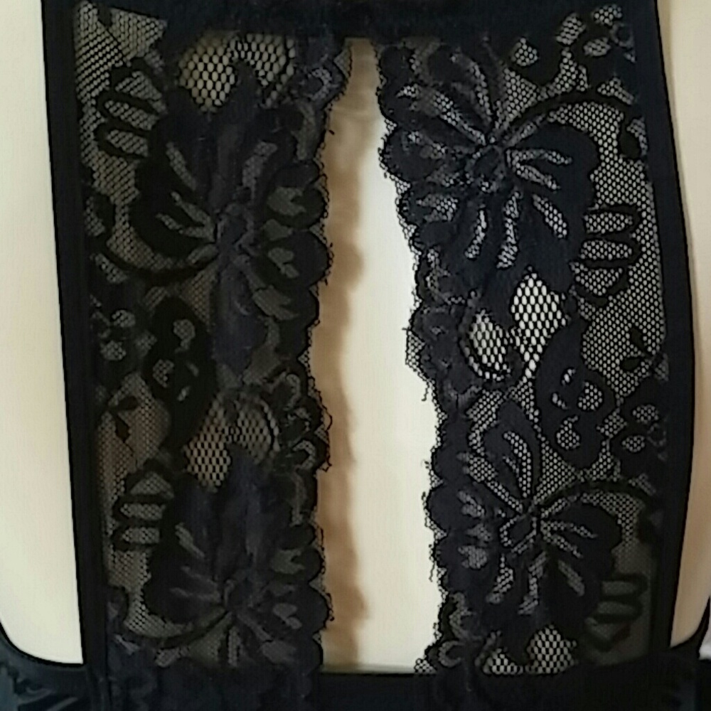 Sofia Vergara Laced Strap Bra - image 5